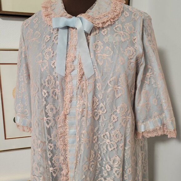 Saks Fifth Avenue Blue and Pink Lace Dressing Gown - Picture 4 of 7